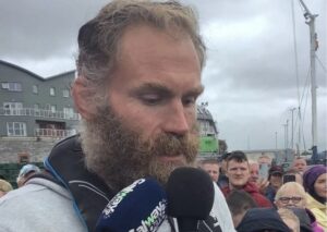 Thousands welcome Damien Browne back to Galway port