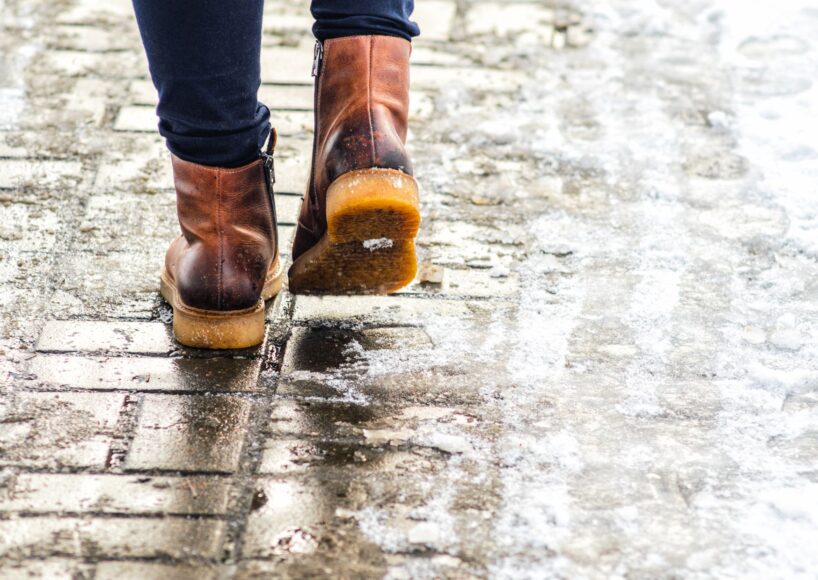 Call for County Council to ensure footpaths are gritted this winter