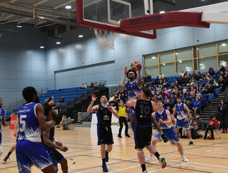 Maree keep pace at top of National Basketball League