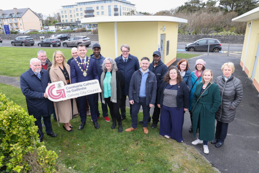 Mayor officially opens changing facility for the disabled at Ladies Beach, Salthill