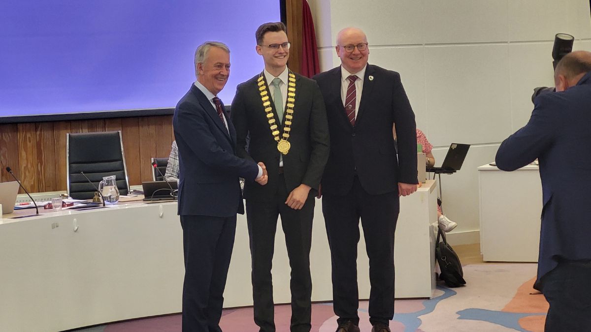 Monivea Councillor Albert Dolan elected as youngest ever Cathaoirleach of County Galway – Galway Bay FM